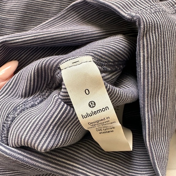 Lululemon Align crop size 0 - Picture 3 of 4